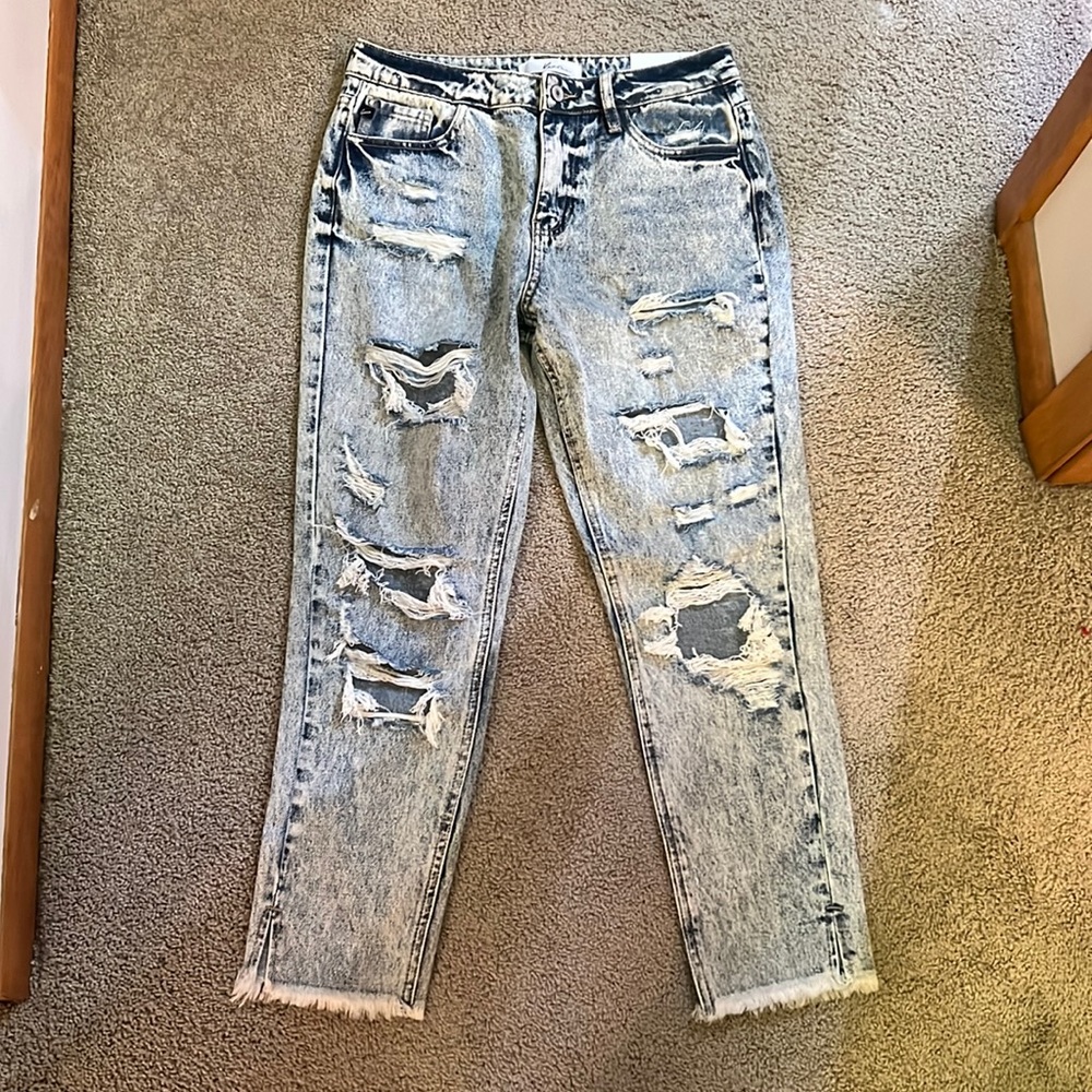 Kancan skinny ankle/mom jeans. Size 26 but fit smaller